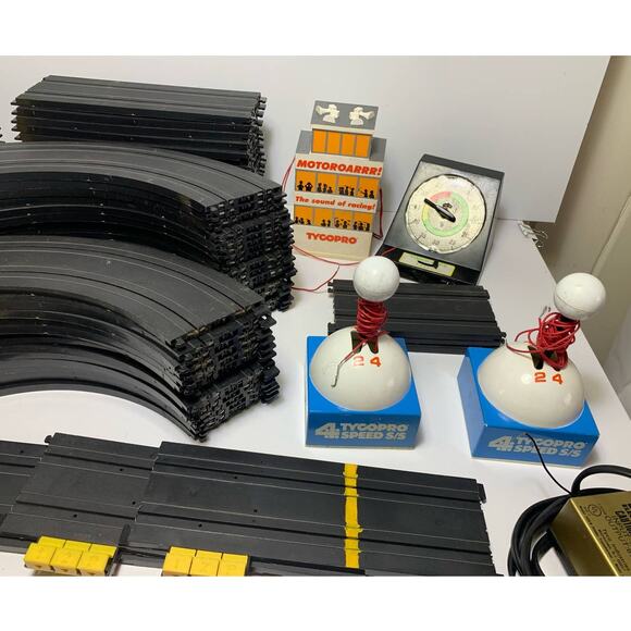 Vintage 70s TYCO PRO LOT Slot Car Race Tracks Controllers Power Extenders Guards - Picture 6 of 12